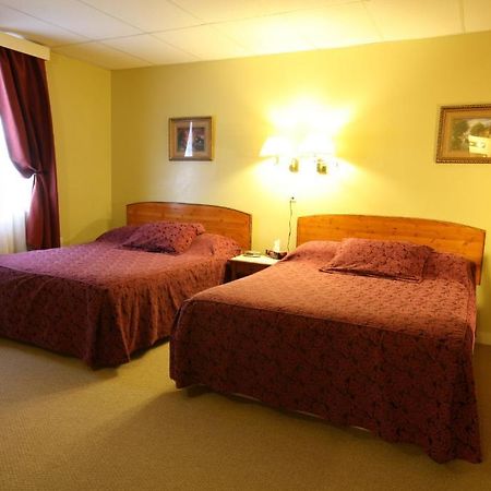 Villa Maria Country Inn Acheson Екстер'єр фото