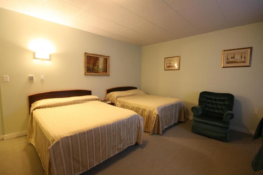 Villa Maria Country Inn Acheson Екстер'єр фото