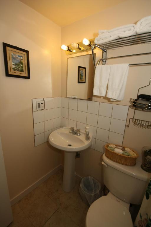 Villa Maria Country Inn Acheson Екстер'єр фото