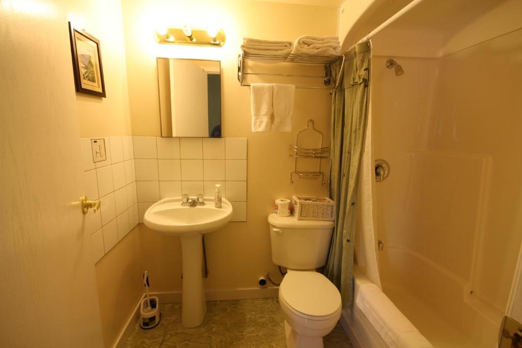 Villa Maria Country Inn Acheson Екстер'єр фото