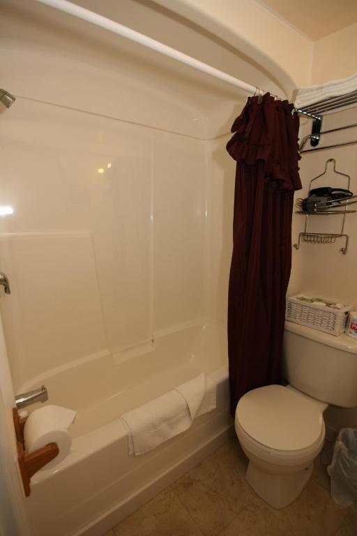Villa Maria Country Inn Acheson Екстер'єр фото