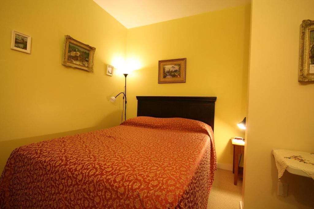 Villa Maria Country Inn Acheson Номер фото