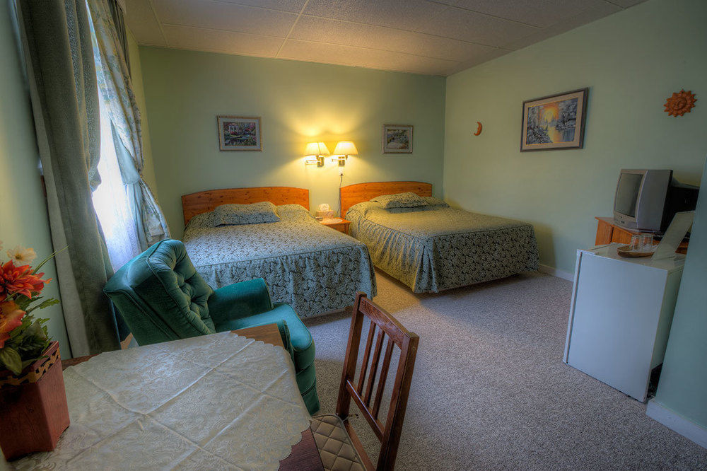 Villa Maria Country Inn Acheson Екстер'єр фото