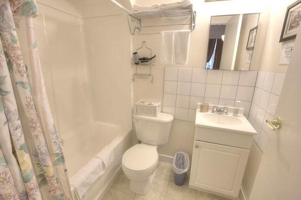 Villa Maria Country Inn Acheson Екстер'єр фото