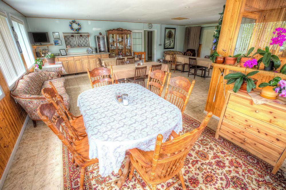 Villa Maria Country Inn Acheson Екстер'єр фото