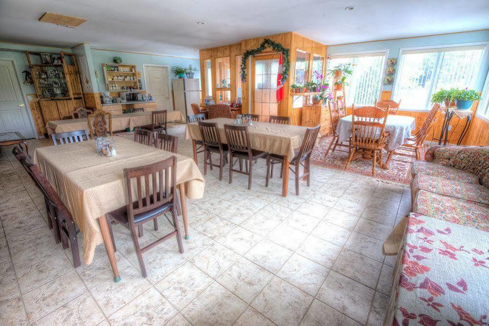 Villa Maria Country Inn Acheson Екстер'єр фото