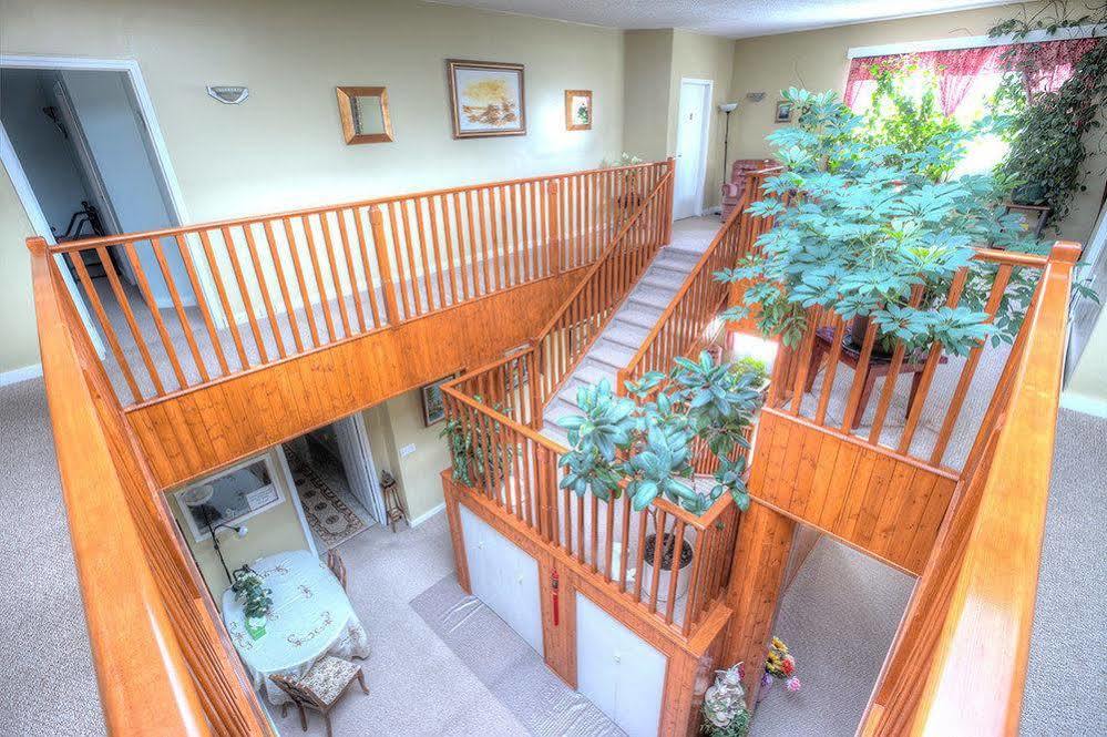 Villa Maria Country Inn Acheson Екстер'єр фото